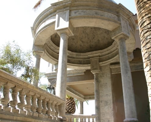 Outdoor design with columns